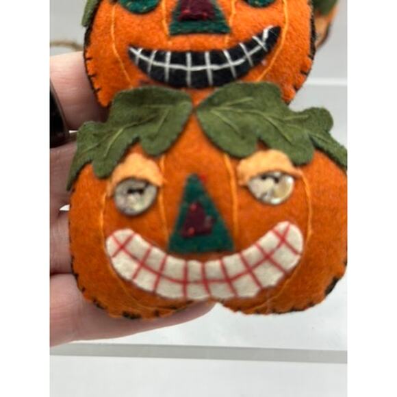 Handmade Felt Stacked Pumpkin Halloween Ornament Primitive Decor - Picture 5 of 7